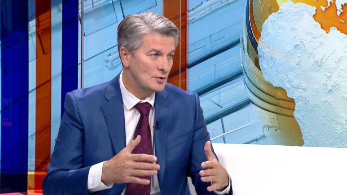 sa-semsudin-mehmedovic-clf-170918.00_03_46_01.Still002