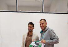 Đokovicu uručen poklon dres tenis kluba Gem