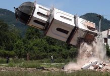 Obaranjem zvonika okončano rušenje crkve u dvorištu Fate Orlović