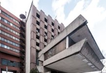 Prof. dr. Vedad Islambegović: KOLIKO KOŠTA DOSTOJANSTVO?