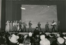 Novi teatar započinje rad na predstavi ‘Galeb’ greyscale of photo people on stage